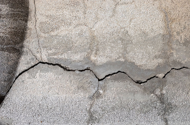 water stains and crack on slab foundation | Pinpoint Plumbing