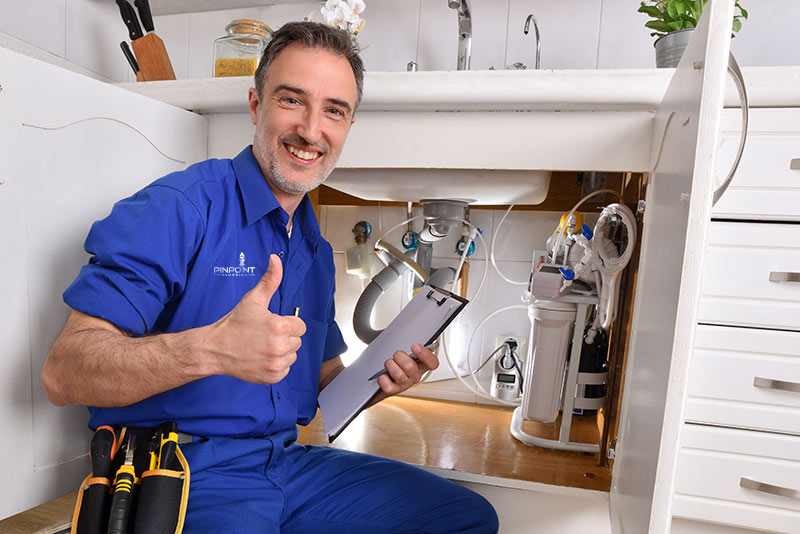 friendly plumber giving a thumbs up | Pinpoint Plumbing In Anaheim, CA